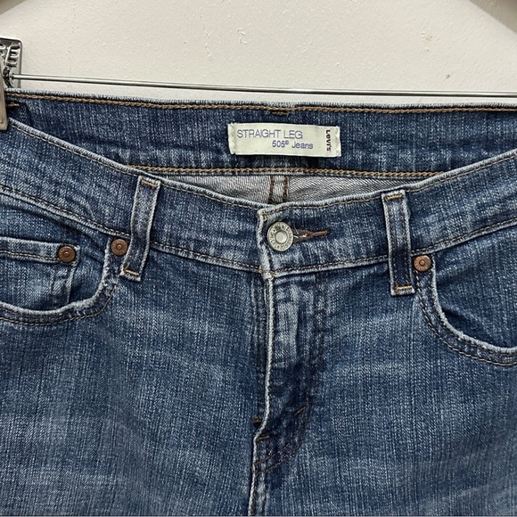 123 Levi's | Egypt Women's Straight Leg Blue Denim Jeans (size 8) - Picture 4 of 11